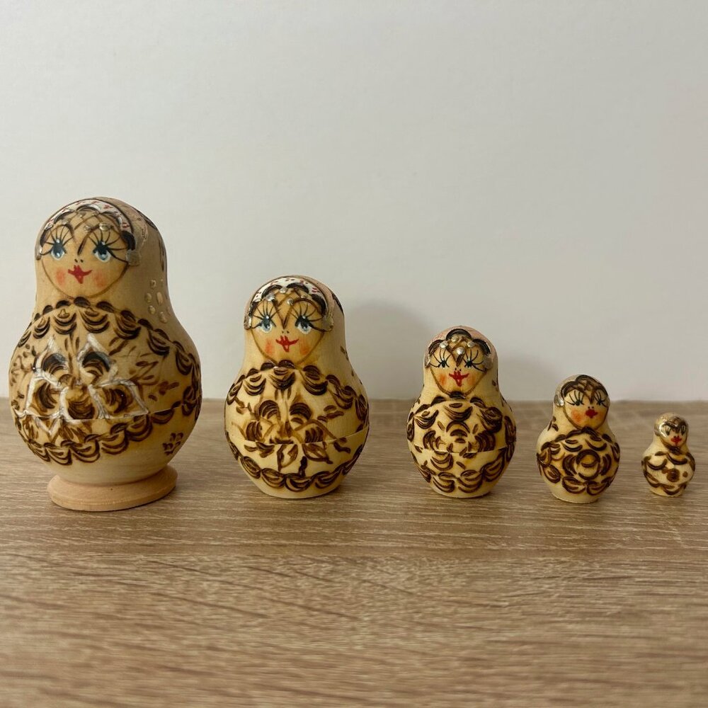 Russian Matryoshka Nesting Dolls – Set of 5